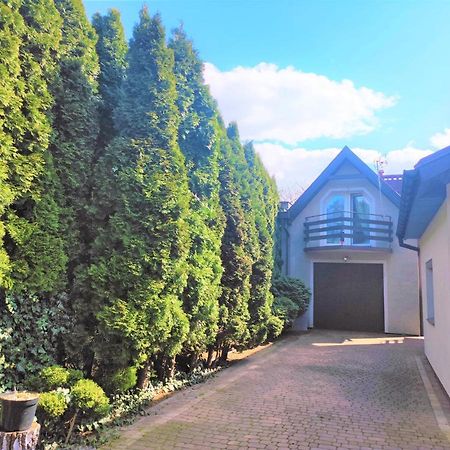 Apartmán Dom Na Zaciszu Varšava Exteriér fotografie