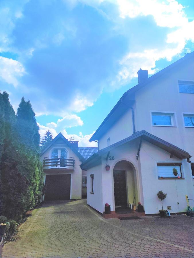 Apartmán Dom Na Zaciszu Varšava Exteriér fotografie